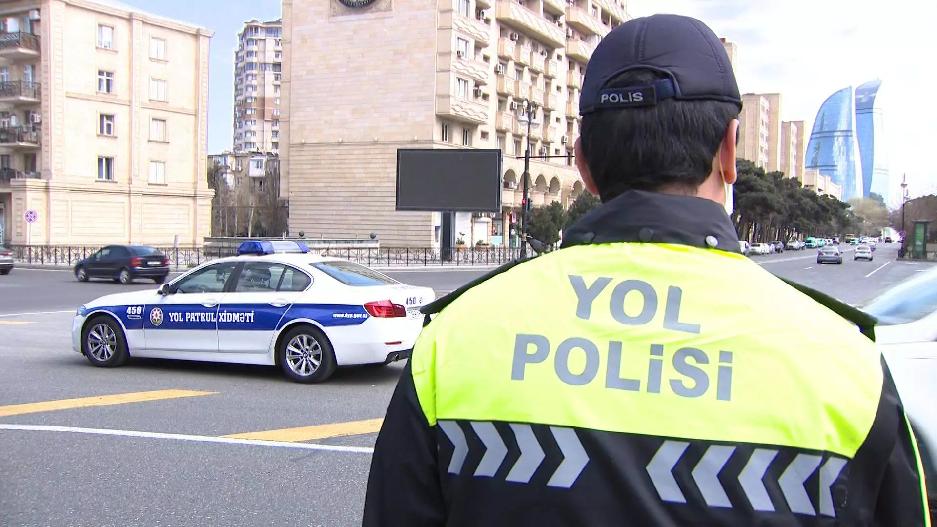 Yol polisi yağışla bağlı sərnişin daşıma ilə məşğul olanlara müraciət edib