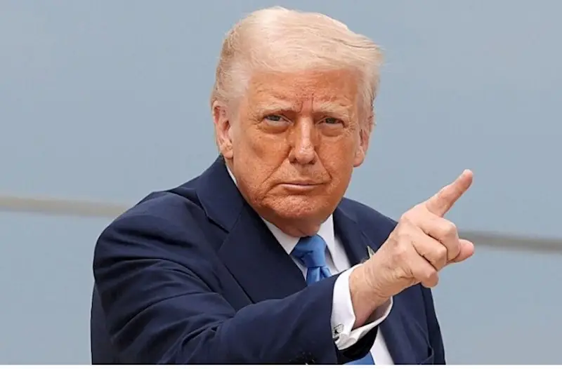 Tramp Kanada mallarına 35 faiz gömrük rüsumu tətbiq olunacağını elan etdi