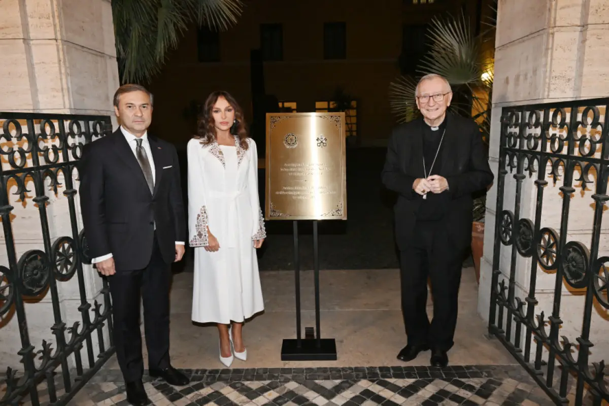 Mehriban Əliyeva Azərbaycanın Müqəddəs Taxt-Tacdakı səfirliyinin inzibati ofisinin açılışında iştirak edib