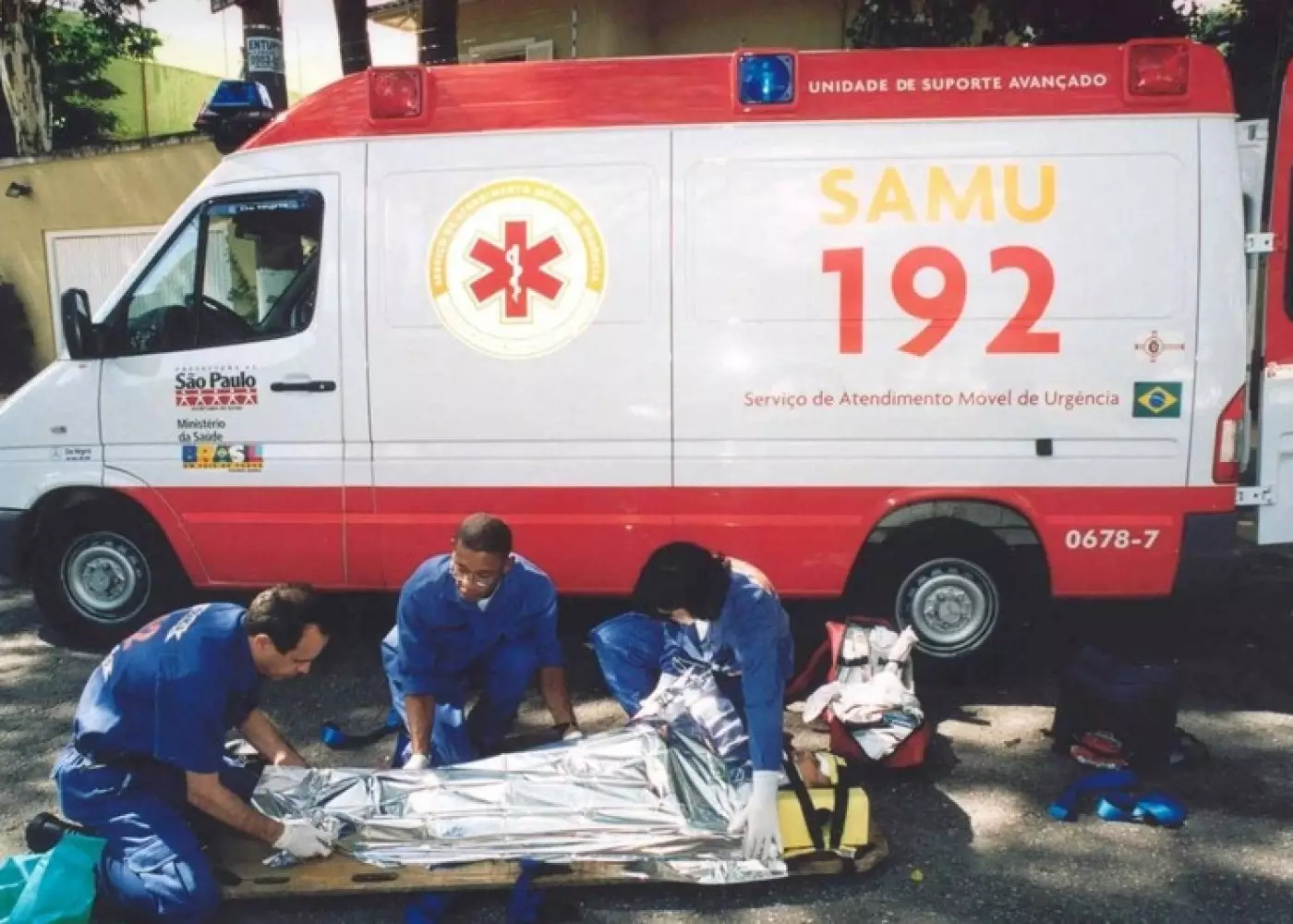 Braziliyada çoxmənzilli bina çökdü - Ölənlər var