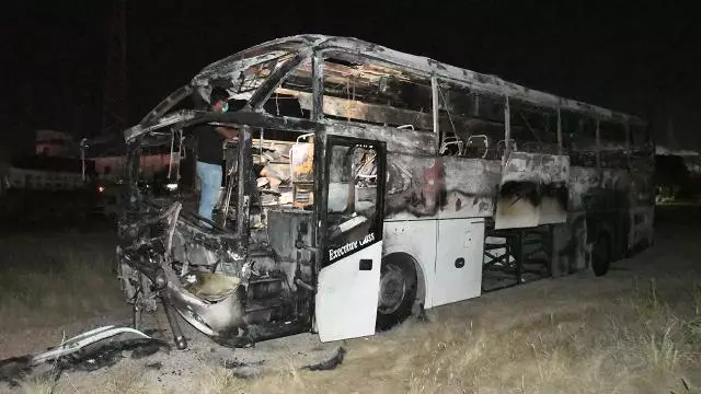 Pakistanda sərnişin avtobusu dərəyə çırpılıb, azı 28 nəfər ölüb