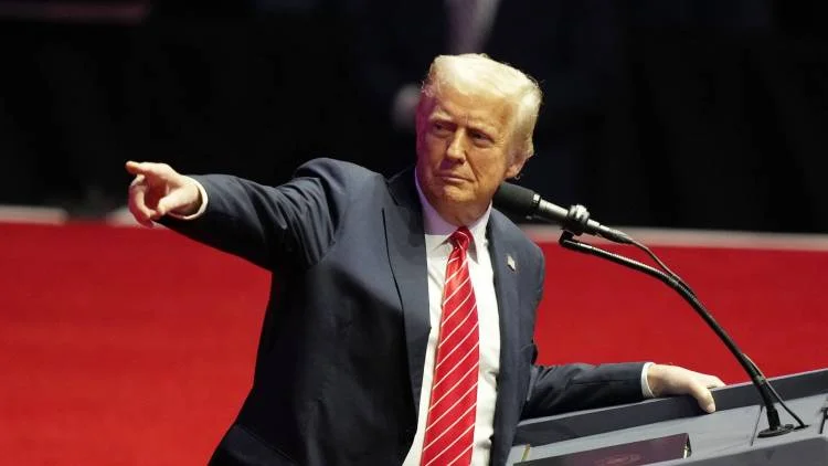 Президент Дональд Трамп пообещал ответить на атаку в Эр-Рияде