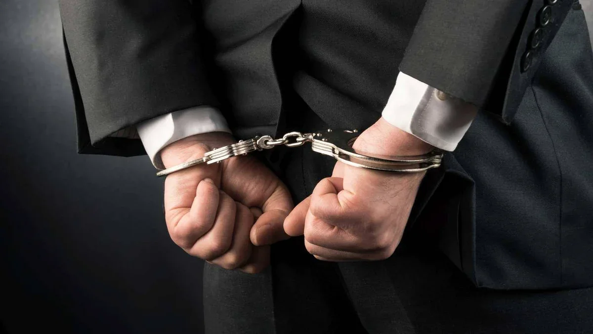 Dövlət Xidmətinin 8 vəzifəli şəxsi həbs edilib