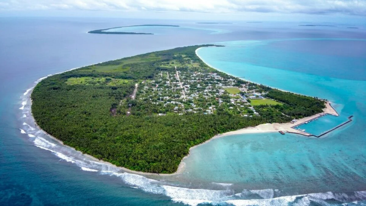 Nauru officially changes its name to Republic of Naoero
