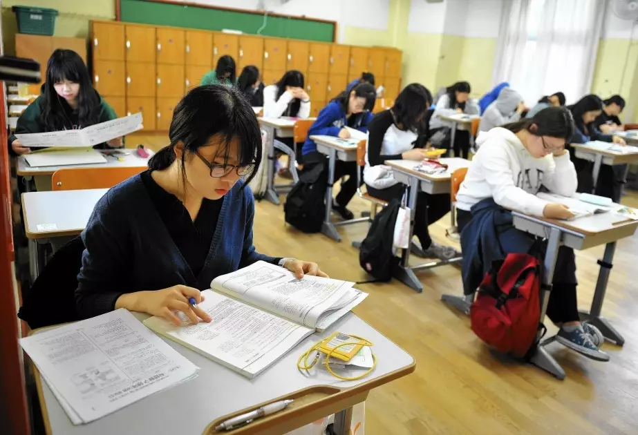 Cənubi Koreyada 49 məktəb bağlanacaq