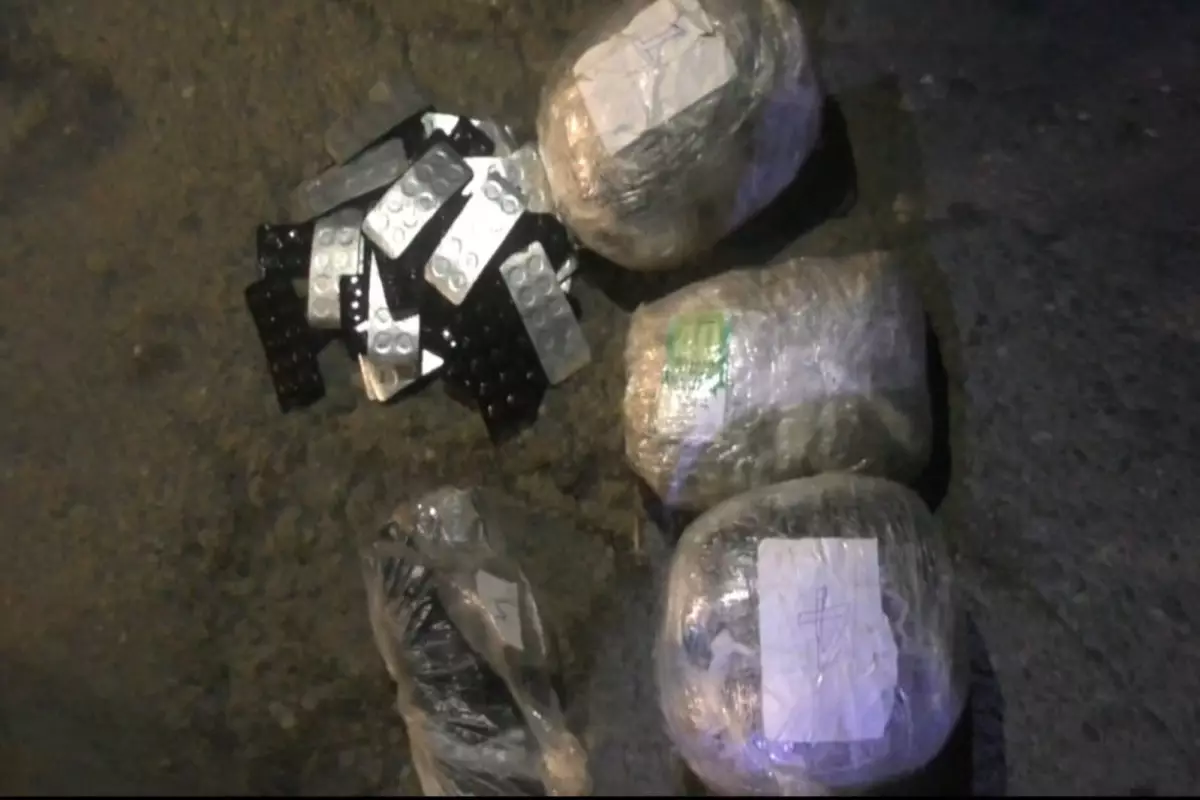 Paytaxta 7 kq narkotik gətirmək istəyən narkokuryerlər saxlanılıb