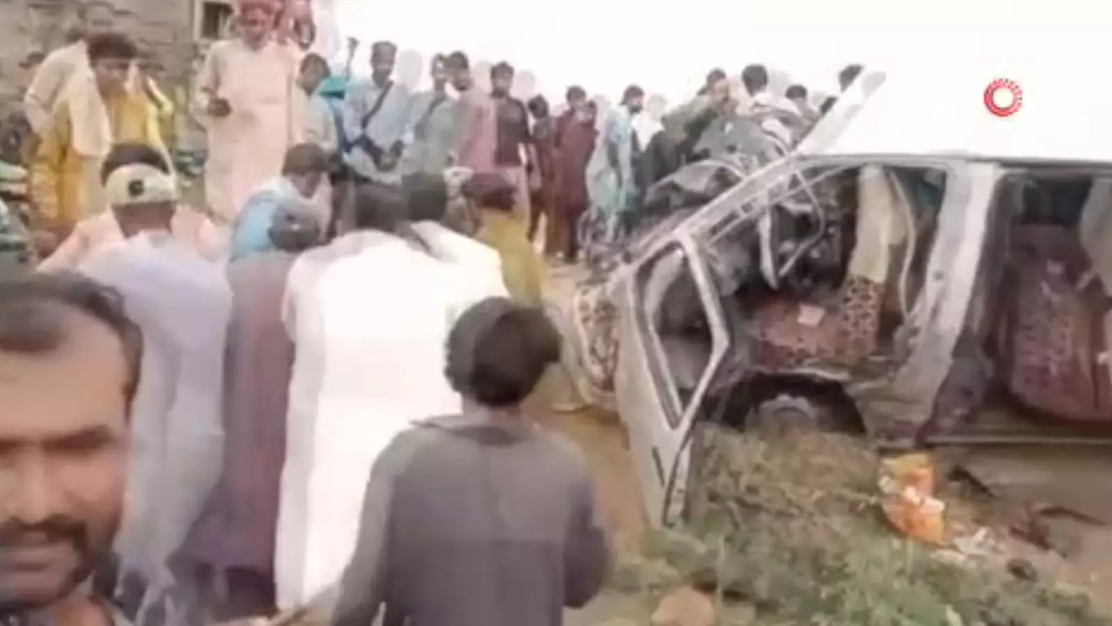 Pakistanda yol qəzası olub, 7 nəfər ölüb