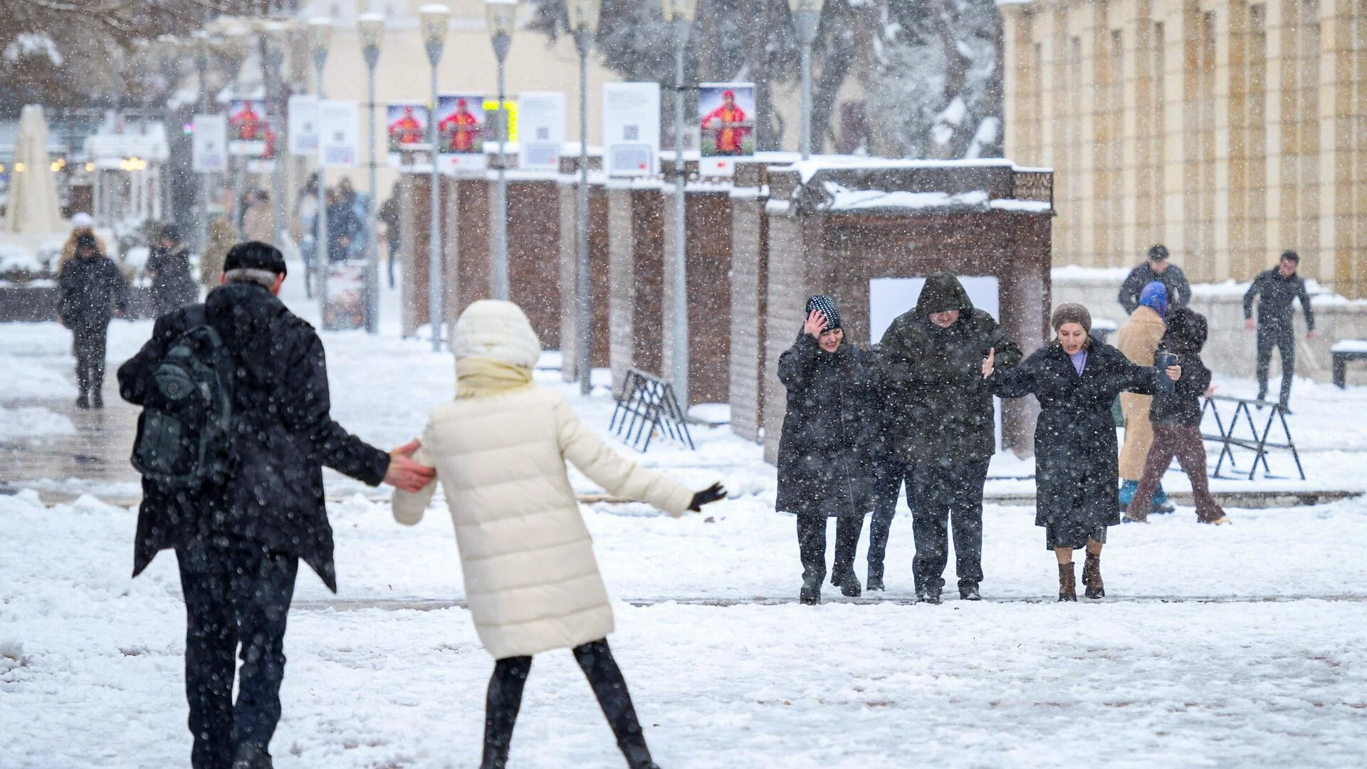 MES Issues Safety Warning Amid Severe Weather in Azerbaijan