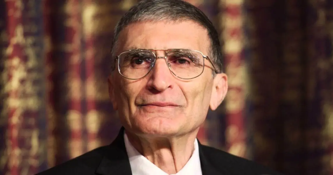 Aziz Sancar Şimali Kipr Türk Cümhuriyyəti vətəndaşı oldu