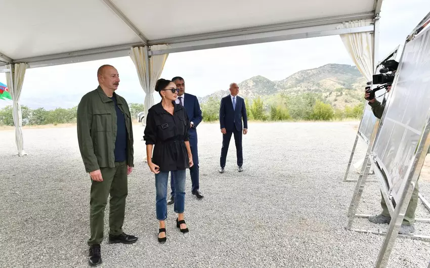 Prezident və birinci xanım Zabuxda görülmüş işlərlə tanış olublar və sakinlərlə görüşüblər - YENİLƏNİB