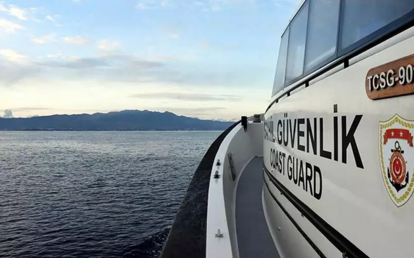 İzmirdə gəmi batıb