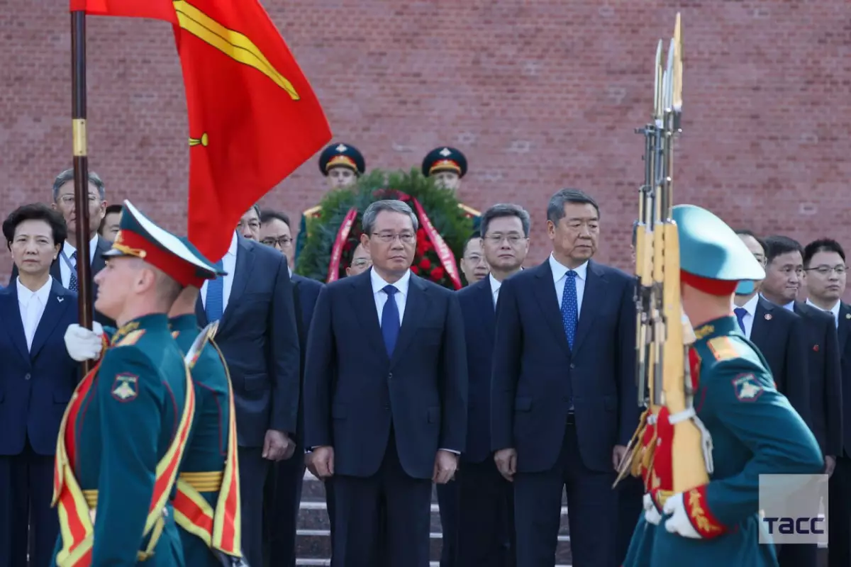 Çin Dövlət Şurasının Baş naziri Rusiyaya səfər edib