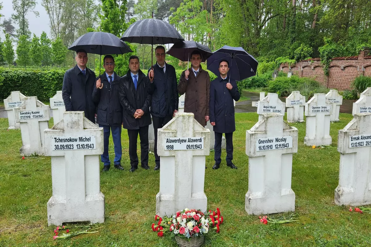 Azərbaycanın NATO-dakı səfiri II Dünya Müharibəsi zamanı Belçikada həlak olan azərbaycanlının məzarını ziyarət edib