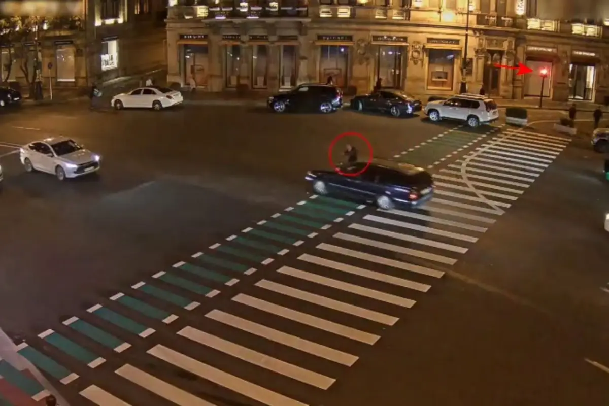 Bakının mərkəzində avtomobil skuteri vurub