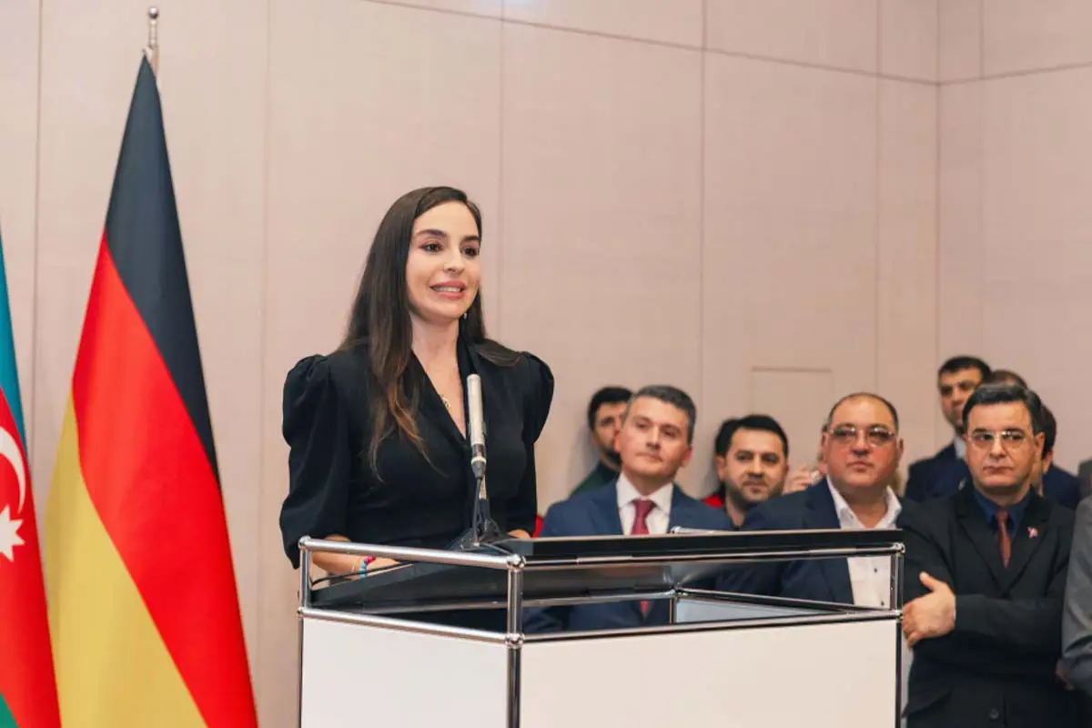 Leyla Əliyeva və Arzu Əliyeva Berlində MAMA “Ana təbiət” sərgisinin açılışında iştirak edib