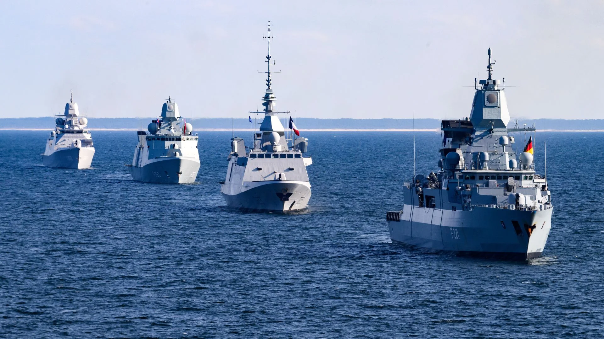 Rusiya Baltik dənizində gəmilərin saxlanılmasına cavab verəcək