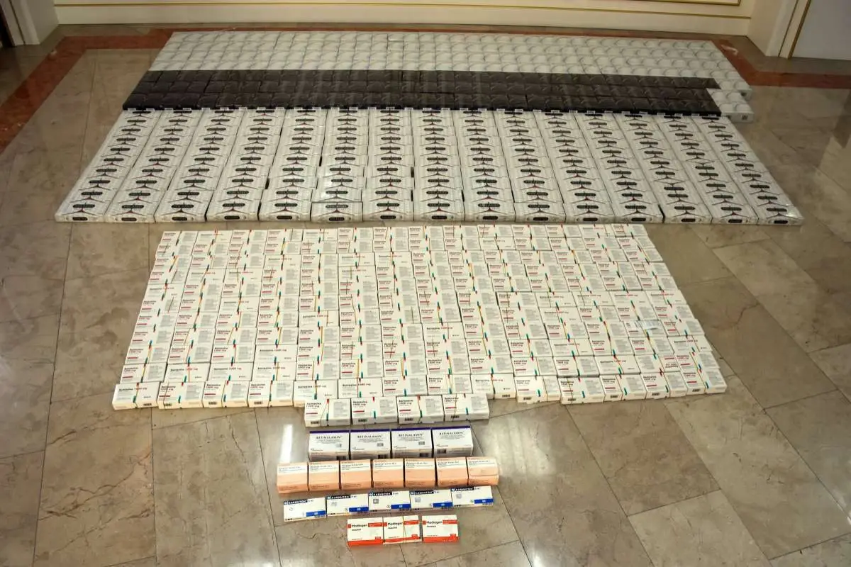 Naxçıvanda gömrük postunda külli miqdarda siqaret və psixotrop dərman aşkar edilib