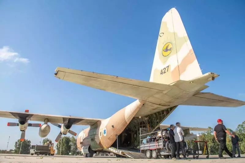 KİV: ABŞ İranın münaqişəyə girməsinin qarşısını almaq üçün Yaxın Şərqə təyyarələr göndərib