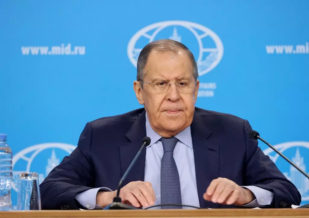 Lavrov Ermənistana gedir