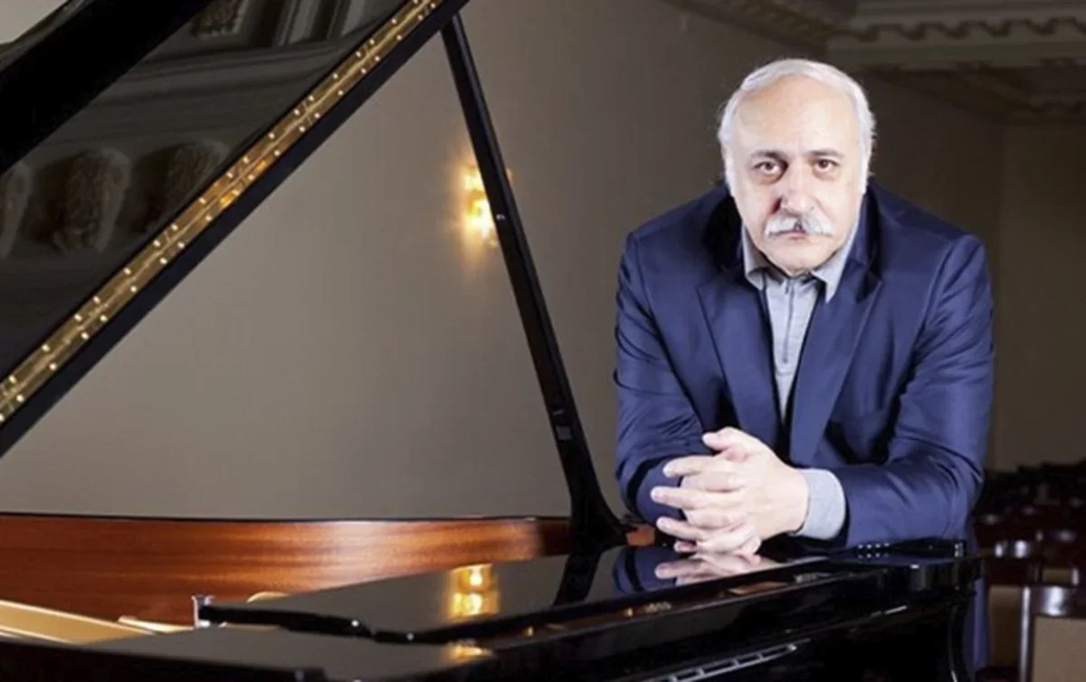 Eldar Mansurov: "Mədəni qastrol proqramının ənənə halını almasını istəyirəm"