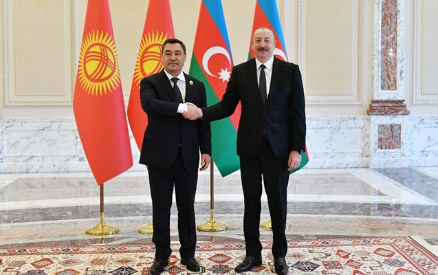 Əliyev Japarovu təbrik etdi