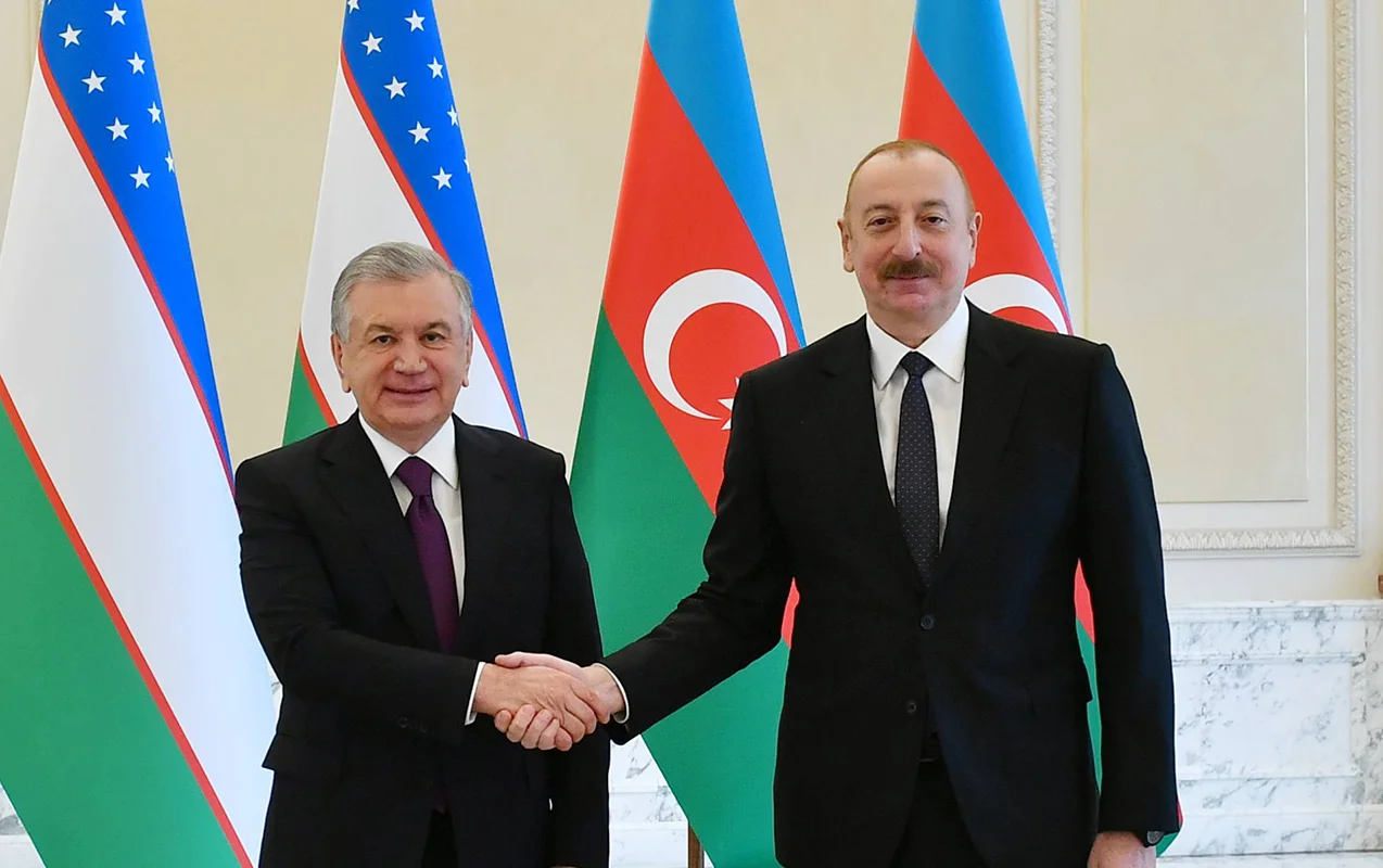 Əliyev Mirziyoyevi təbrik etdi