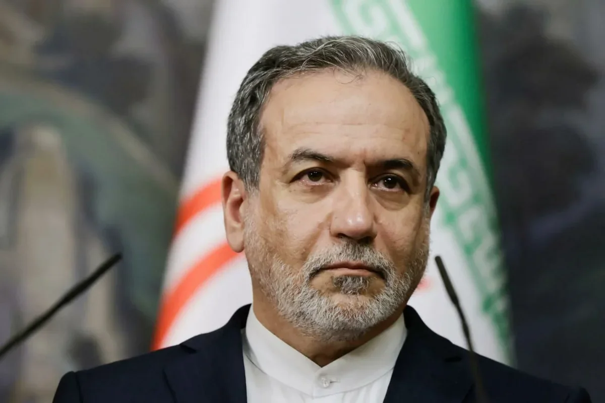 Iranian Foreign Minister holds talks with counterparts on regional tensions