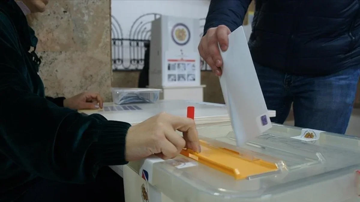 Ermənistanda seçkiqabağı təşviqat kampaniyasına start verildi