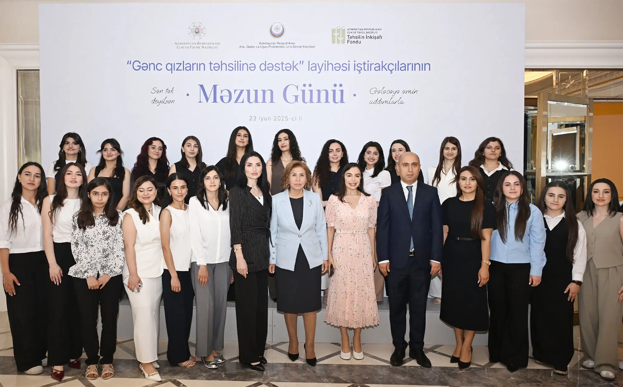 “Gənc qızların təhsilinə dəstək” layihəsi iştirakçılarının Məzun Günü keçirilib