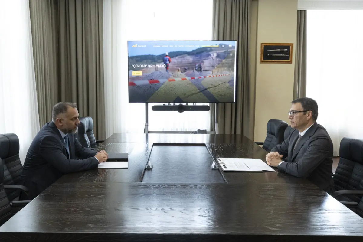 Zakir İbrahimov 4-cü “Yüksəliş” müsabiqəsinin qalibləri ilə növbəti görüşlərini keçirib