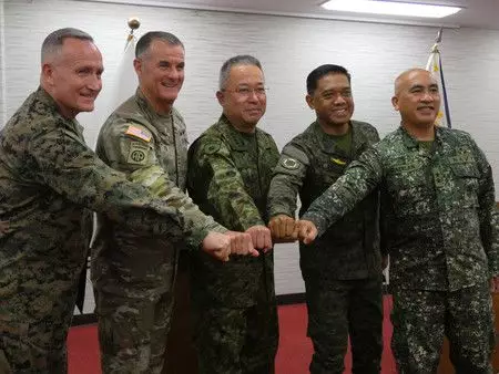 ABŞ, Yaponiya və Filippin təlim keçirib