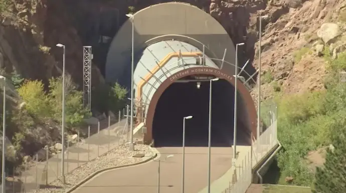 Cənubi Koreya ilk nüvə sığınacağını tikir