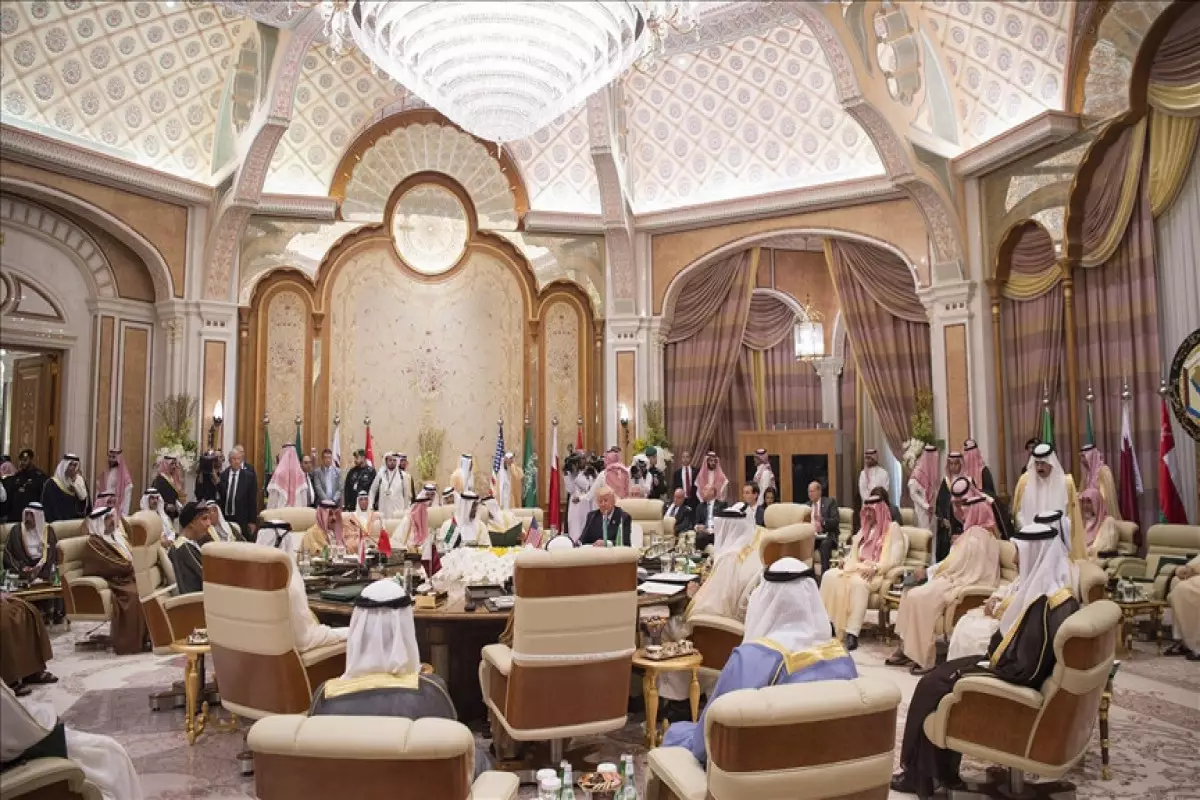 Səudiyyə Ərəbistanında Körfəz-ABŞ sammiti keçirilir