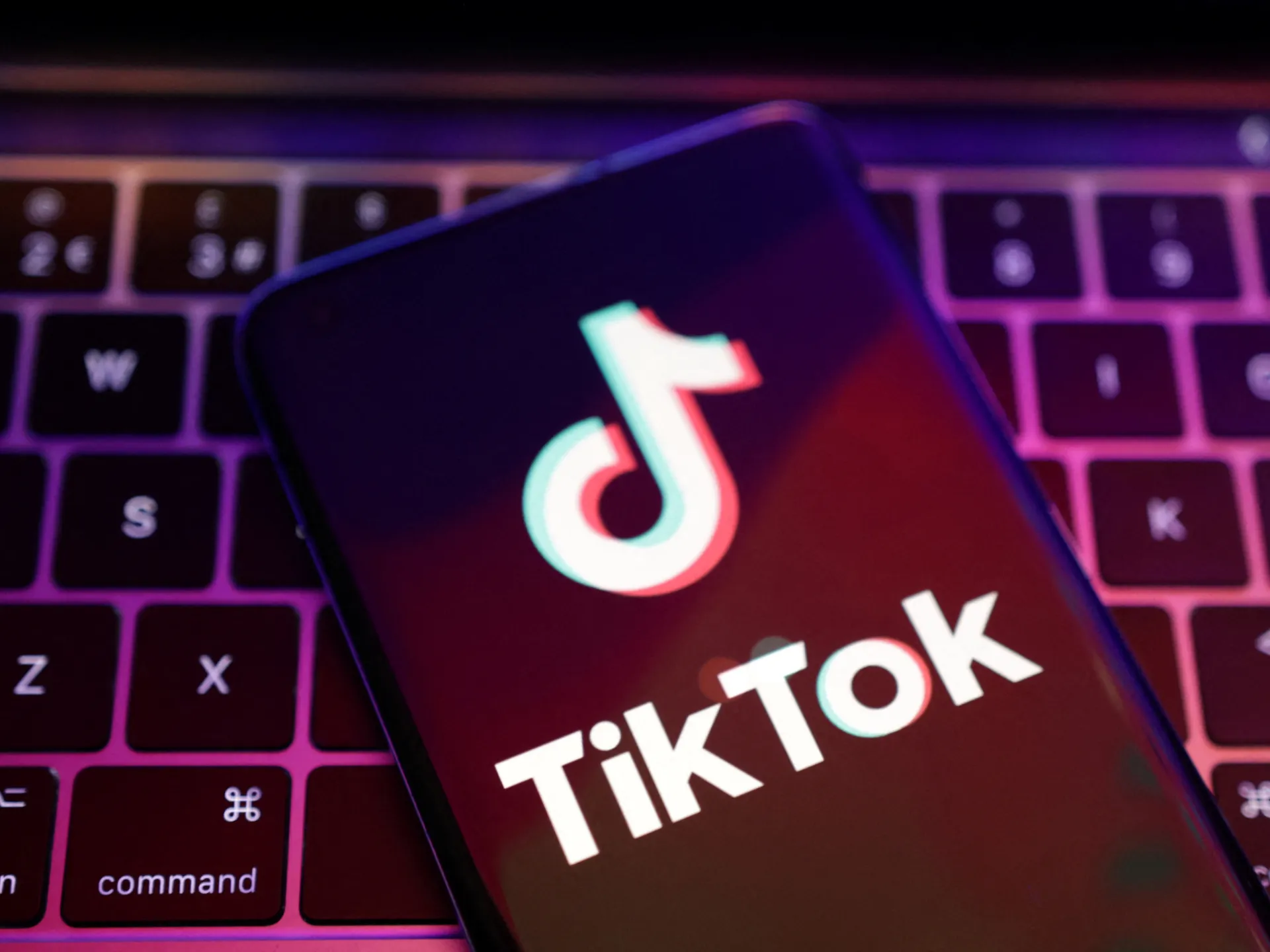 “TikTok” ötən il Azərbaycanda iki milyondan çox video silib