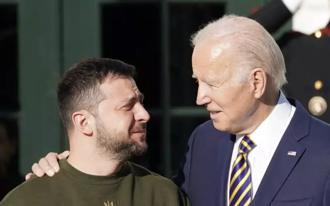 Bayden Zelenski ilə görüşüb