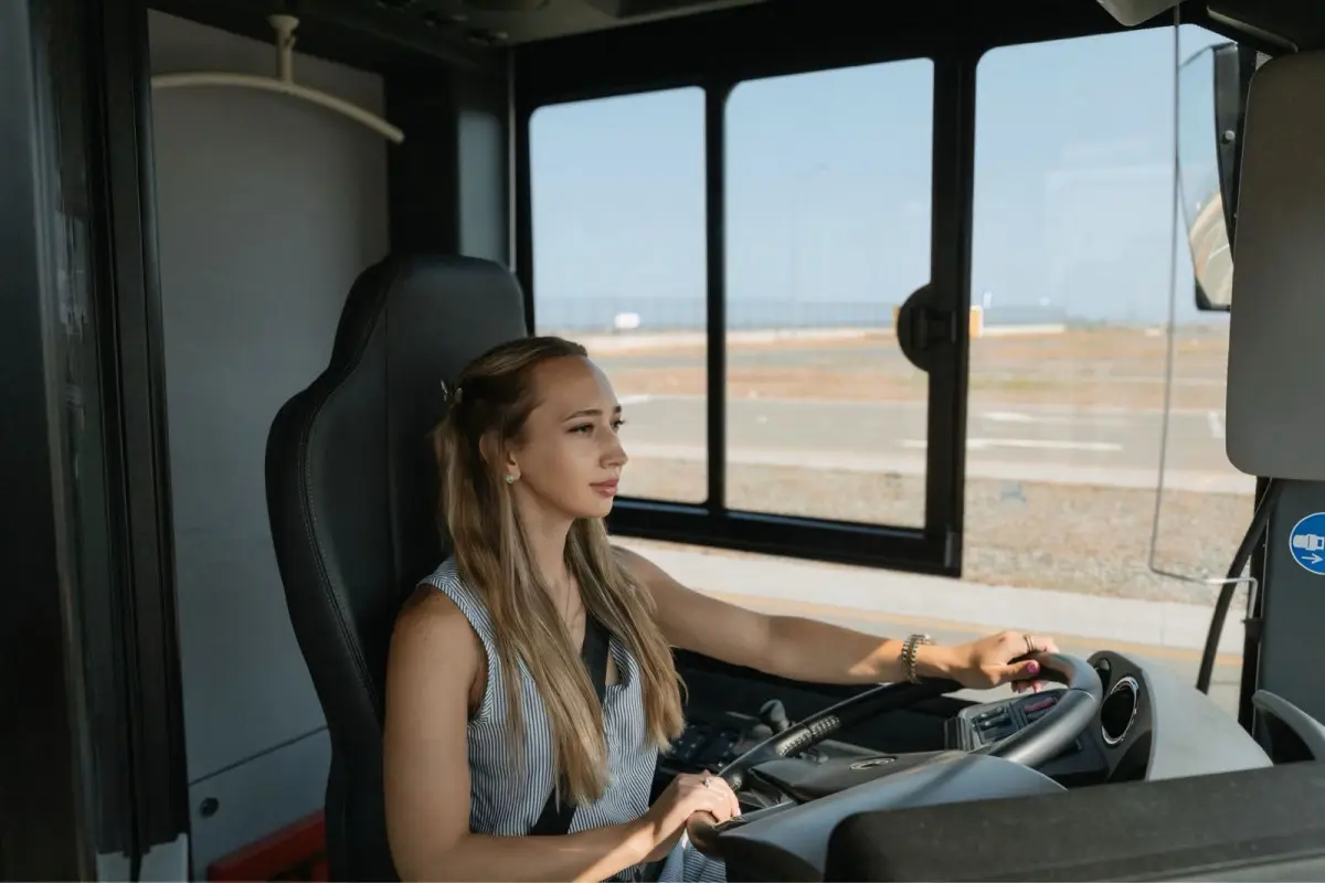 Azərbaycanda qadın avtobus sürücülərinin hazırlanması üçün təlimə başlanılıb