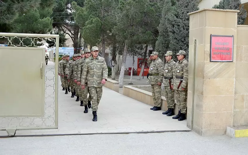 Azərbaycan Ordusunun bir qrup hərbçisi ehtiyata buraxılıb