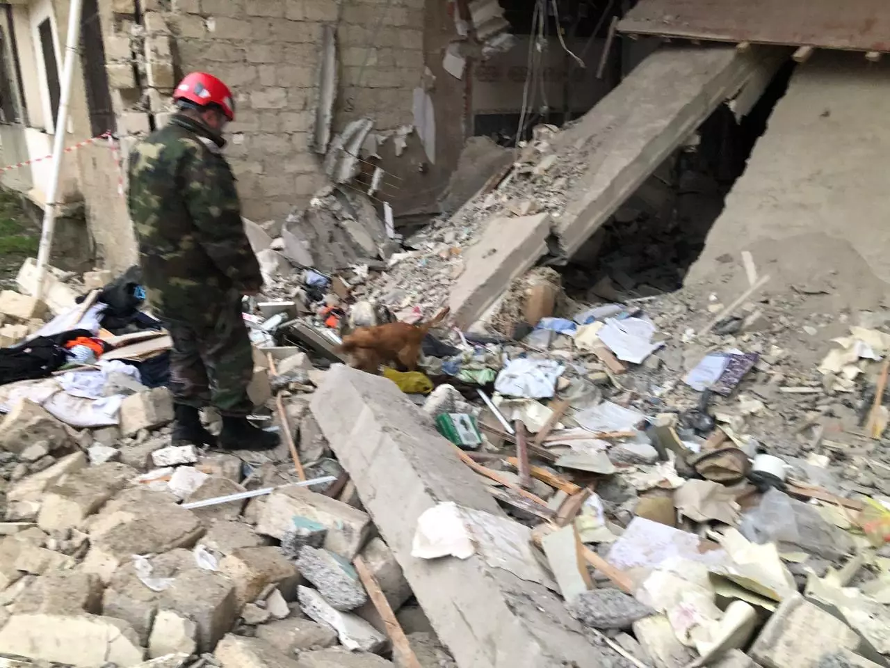 FHN: Novxanıdakı partlayışda bir nəfər dağıntılar altından xilas edilib