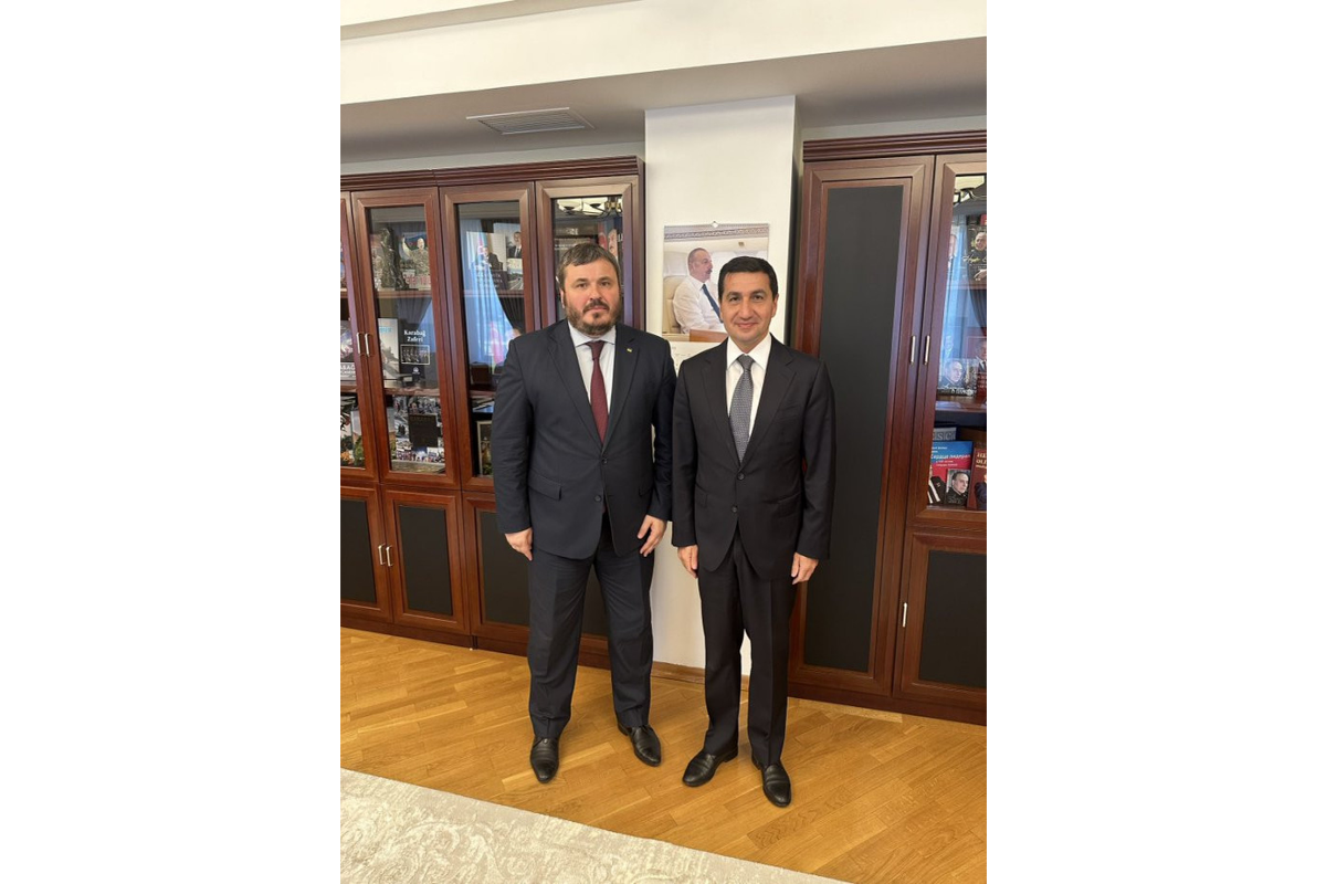 Hikmət Hacıyev Ukrayna səfiri ilə görüşüb