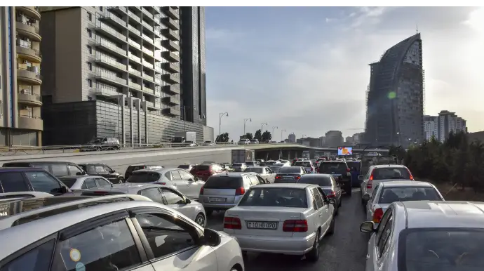 Bakıda bu yollarda sıxlıq var - SİYAHI