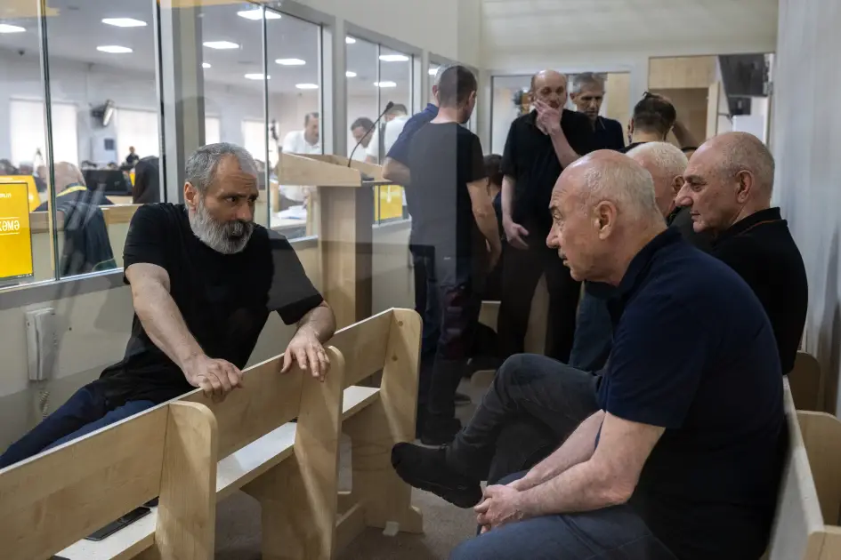 Bu videokadrlar məhkəmədə nümayiş etdirilib