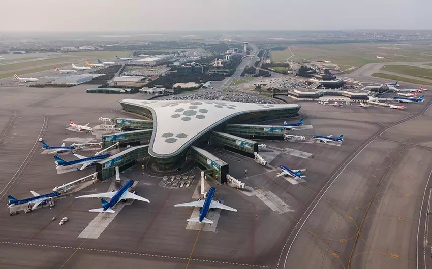 Bakı aeroportu Formula 1-lə bağlı sərnişinlərə müraciət edib