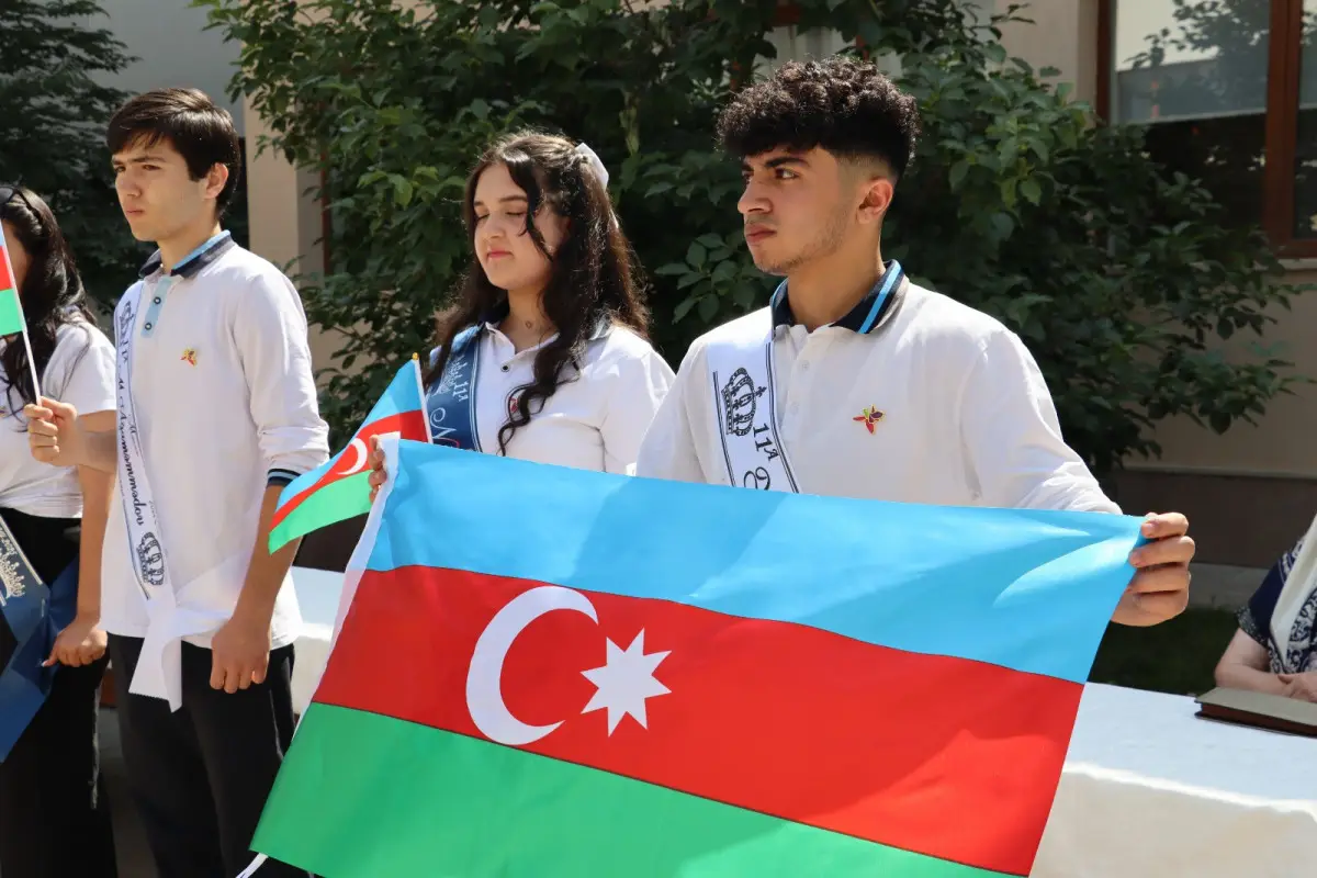 Xankəndidə 37 ildən sonra "Son zəng" çalınıb