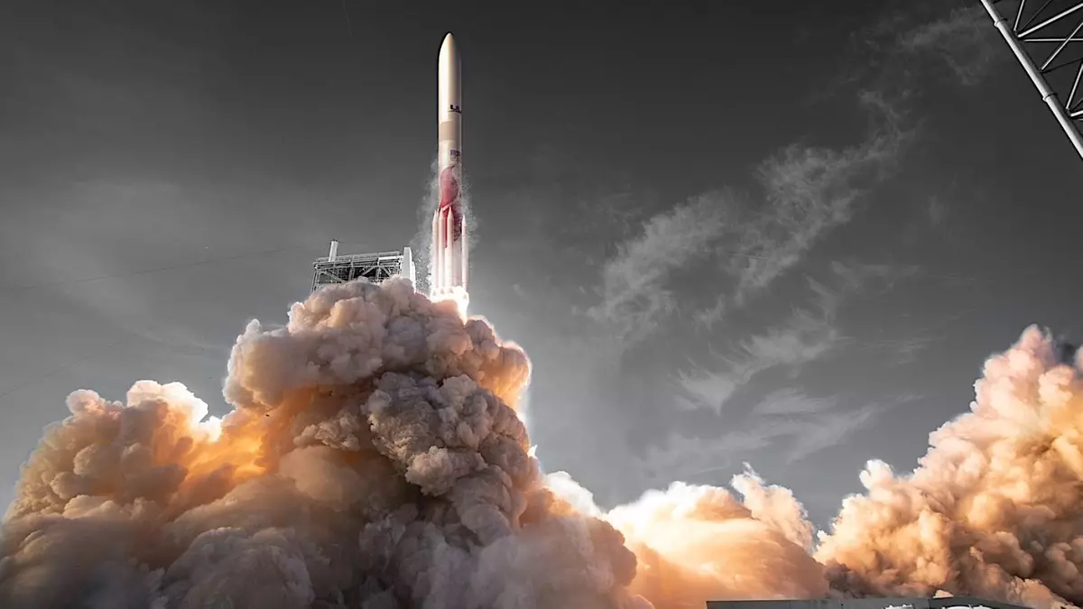 İran yeni raketini sınaqdan keçirib