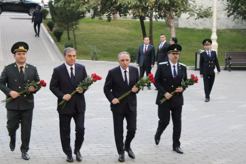 Baş prokuror Kamran Əliyev Gəncədə “Memorial Abidə Kompleksi”ni ziyarət edib
