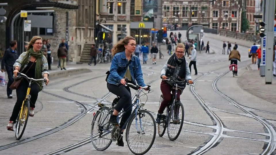 Bu ölkədə velosipedlə işə gedənlərə ödəniş ediləcək