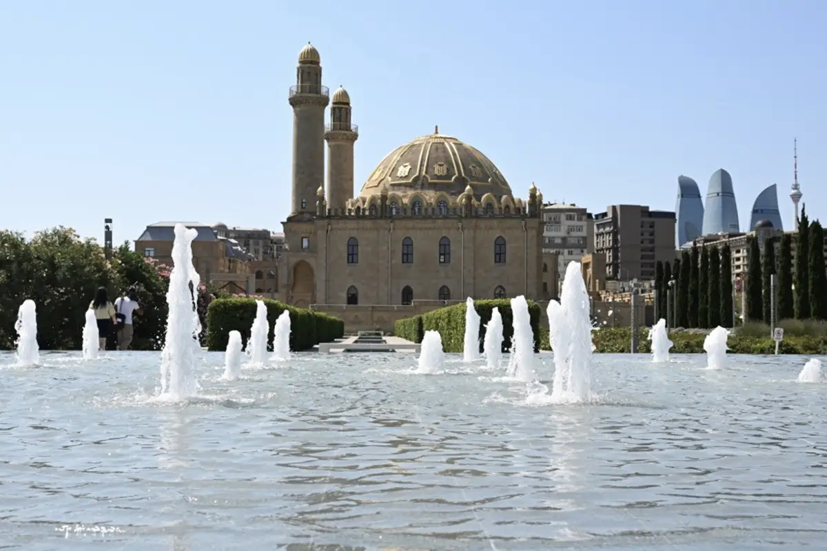 "Təzə Pir" məscidi ətrafındakı tarixi məhəllə abadlaşdırılaraq yenidən qurulacaq