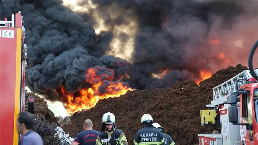 Kocaelidə fabrikdə yanğın