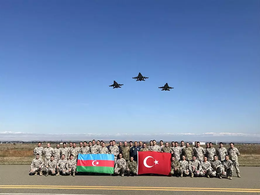 Türkiyənin F-16 təyyarələri Azərbaycana gəlib