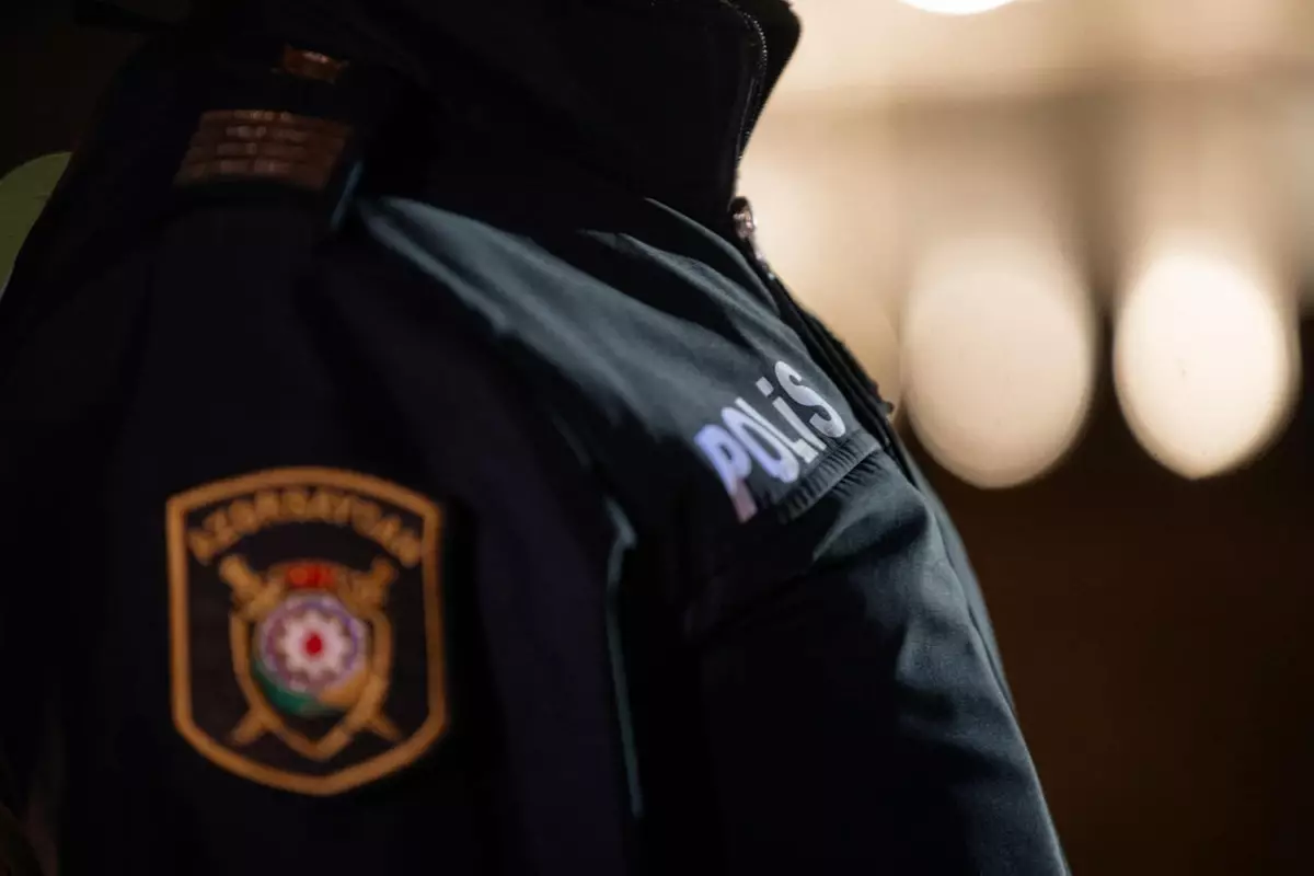 Özünü vəzifəli şəxs kimi təqdim edərək 85 minlik dələduzluqda ittiham olunan şəxs saxlanılıb